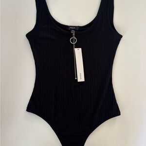 Bloomingdale's Black Ribbed Top with Zipper